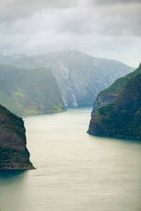 Aurland 从 Stegastein 的角度，挪威的峡湾