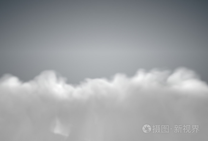 灰色的暴风雨天空布满乌云