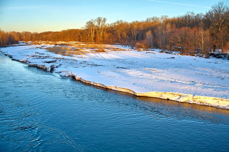 Kuban 河在冬天