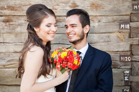 新娘和新郎在婚礼照片的肖像照片