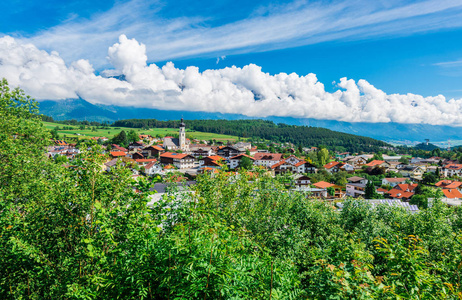 Gotzens 村庄在因斯布鲁克附近, 西部奥地利