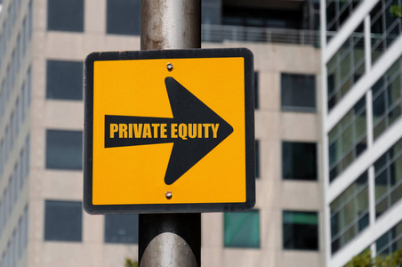 方向标志与概念消息私募股权投资