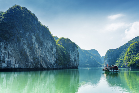 越南南海哈龙湾旅游船