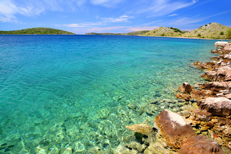 科纳提群岛国家公园的蓝海清澈。亚得里亚海。克罗地亚