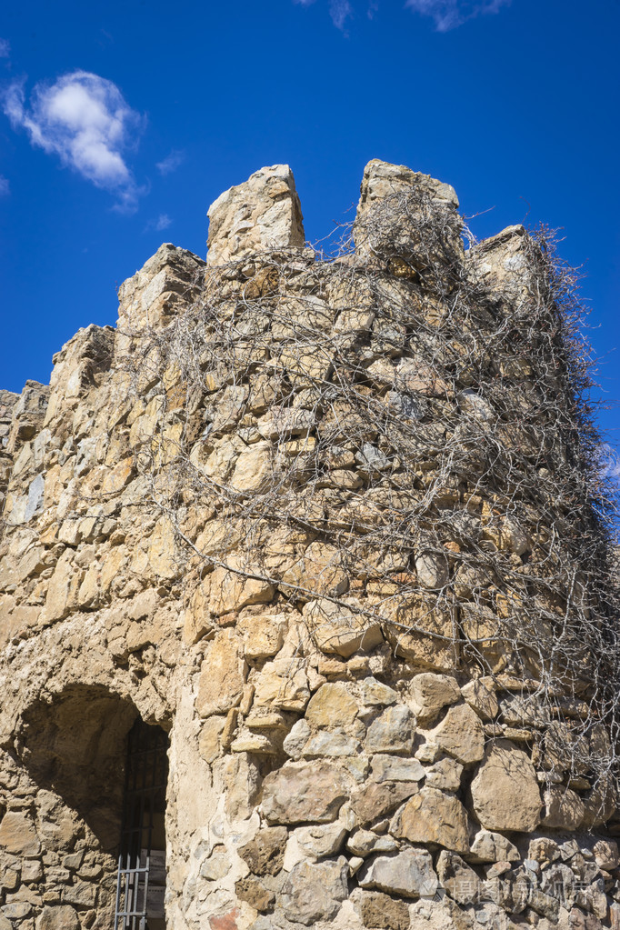 中世纪的石头塔在西班牙托莱多市古地