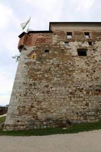 卢布尔雅那城堡是一个中世纪的堡垒在山俯视城市卢布尔雅那在斯洛文尼亚