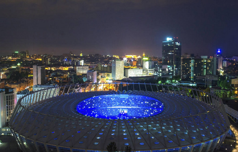 乌克兰基辅 Olympiysky 体育场基辅市中心全景。乌克兰首都的古老和现代建筑, 基辅市中心的美丽风景