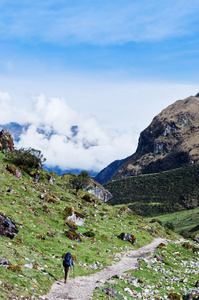 在秘鲁山脉徒步旅行