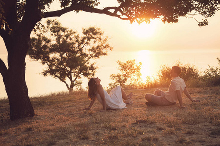 恶心的一对男女图片