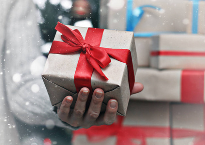 送礼的手圣诞照片