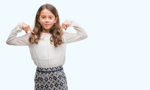 可爱的猫咪自豪地走图片