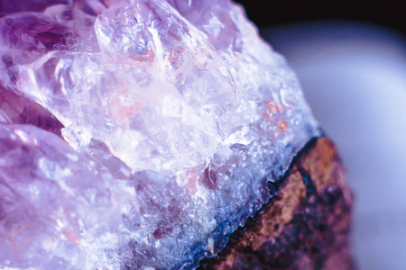 水晶石宏观矿物表面