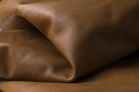 深棕色皮革图片