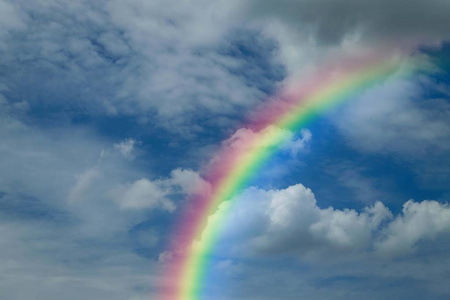 雨后彩虹 蓝天白云图片