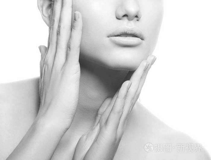 白色背景下自然化妆的年轻女性画像照片 正版商用图片0ptf2g 摄图新视界 白色背景下自然化妆的年轻女性画像照片 正版商用图片0ptf2g 摄图新视界
