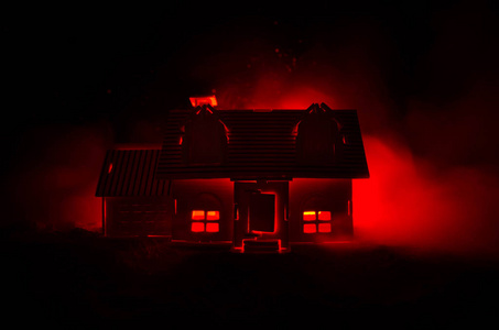 老神秘别墅与超现实主义大满月遗弃鬼恐怖屋的老房子