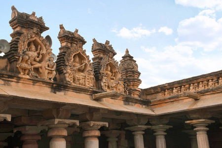 罕见的巴茹雕像, Bahubali 的兄弟, Chandragiri 山寺建筑群, Sravanabelgola, 卡纳塔印度