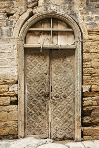 阿塞拜疆的巴库古城街景与传统建筑门细节