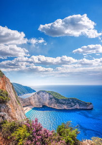 Navagio 海滩与沉船在希腊扎金索斯岛上