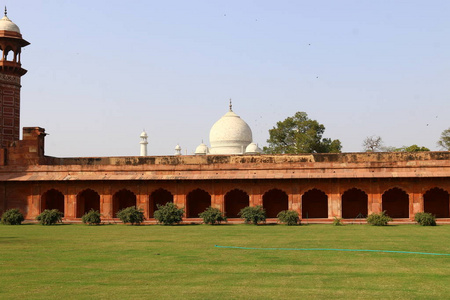 泰姬玛哈陵清真寺，位于印度阿格拉