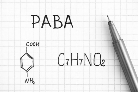 用钢笔 Paba 的化学公式。特写