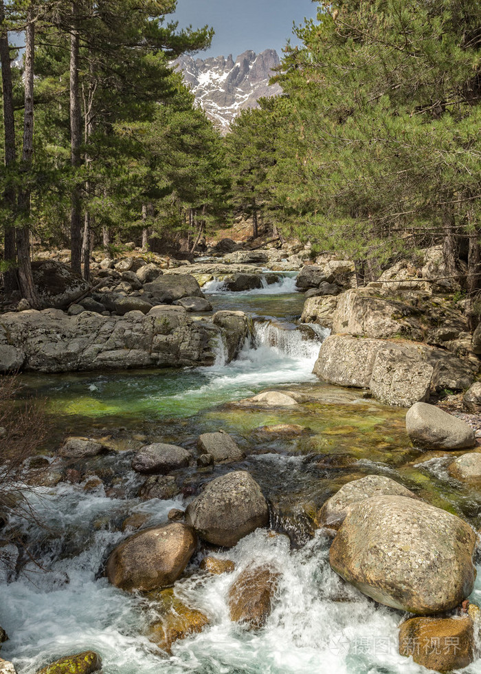 albertacce在科西嘉岛附近的山间溪流