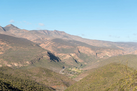 在从 Matjiesvlei 通 Huisrivier 通农场