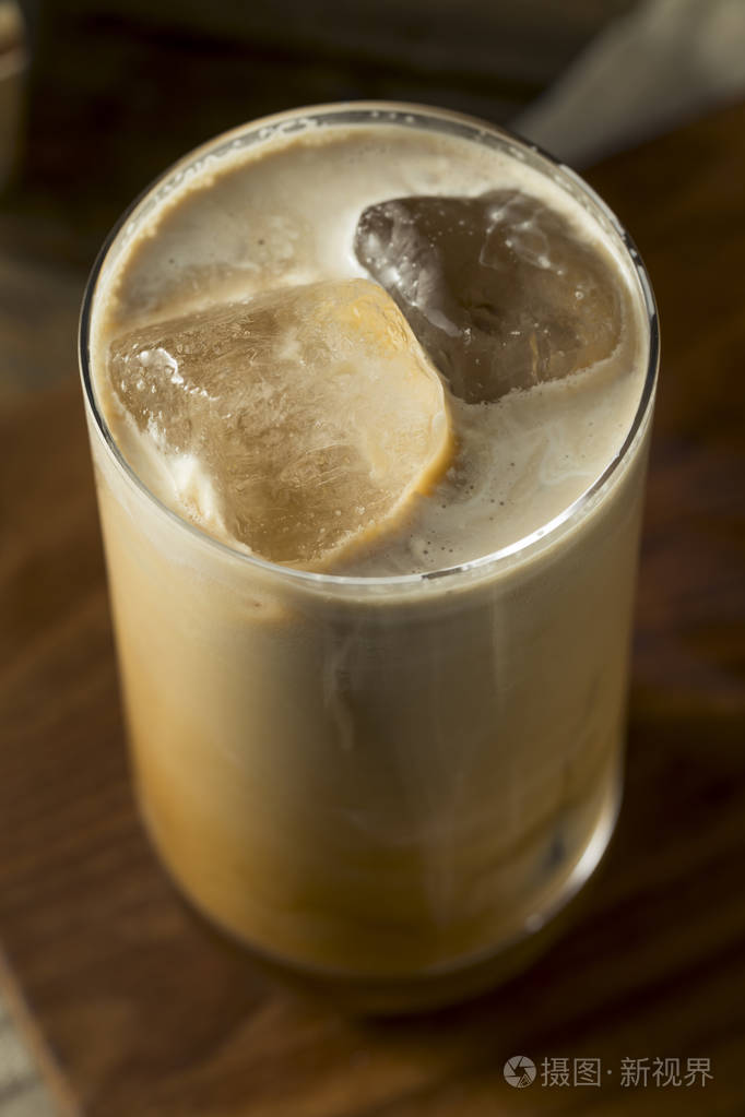 令人耳目一新的冷泰国冰咖啡