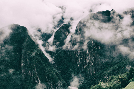 美丽的安第斯山脉低云图片壁纸图片