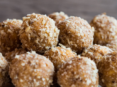 美味自制核桃球, 传统圣诞糖果的细节照片