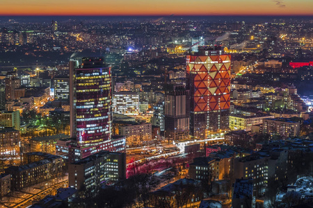 夜基辅市景，全景的现代建设基辅，乌克兰