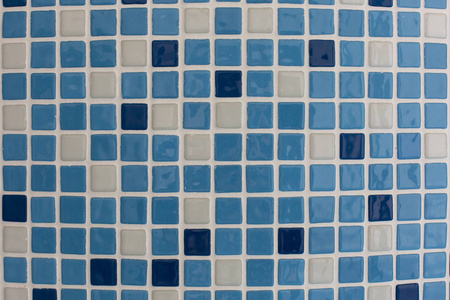 蓝色方形瓷砖在水池或浴室图案纹理背景