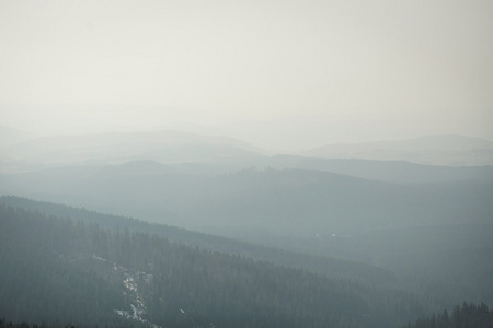 美丽的 Beskidy 景观Rysianka 山