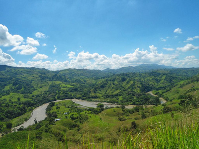 令人印象深刻的全景的卡考河和山谷, 形成之间的中央和西部 Cordilleras 的安第斯山脉。横跨哥伦比亚从南到北的美妙的河