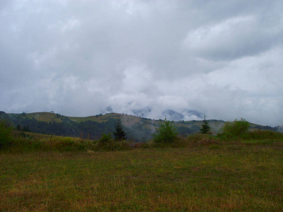 朦胧的喀尔巴阡山, 清晨在群山中