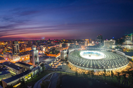 乌克兰基辅 Olympiysky 体育场基辅市中心全景。乌克兰首都的古老和现代建筑, 基辅市中心的美丽风景