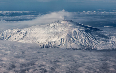 在西西里岛上的埃特纳火山图片