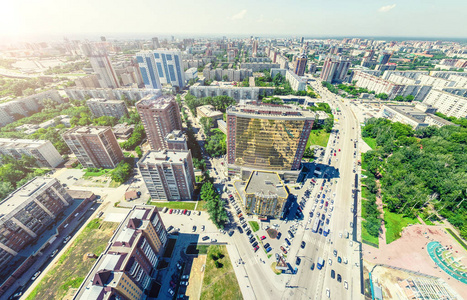 空中城市景观。城市景观。直升机拍摄。全景图像