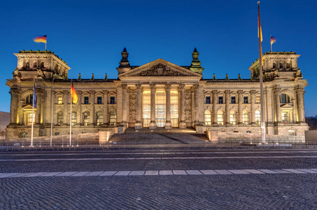 在柏林著名的德国国会大厦