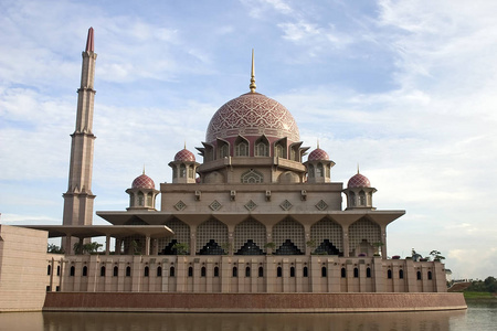 马来西亚吉隆坡的putrajaya清真寺.照片
