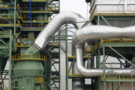 在化工行业中的工业设施照片