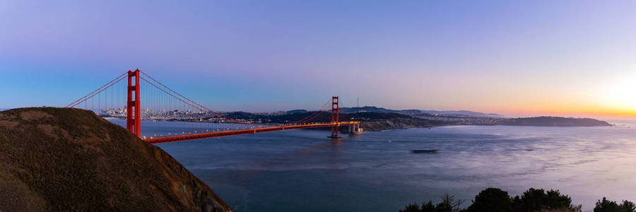 美国旧金山暮光之城金门大桥全景图