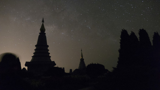 银河中的佛教宝塔与银河观
