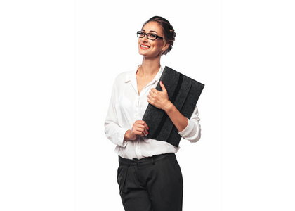 漂亮的金发年轻的办公室女人拥抱灰色文件文件夹和微笑