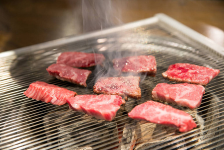 Treaky 猪肉为烤猪肉肚, 韩国风格菜单, 韩国传统和流行食品, 美味的食品