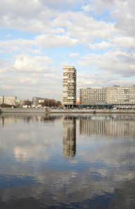 10 月路堤在圣彼得堡