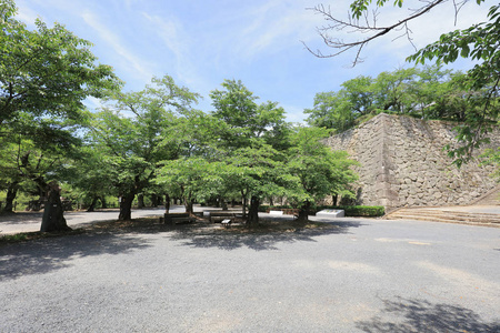 津山城堡景观和夏季时间日本