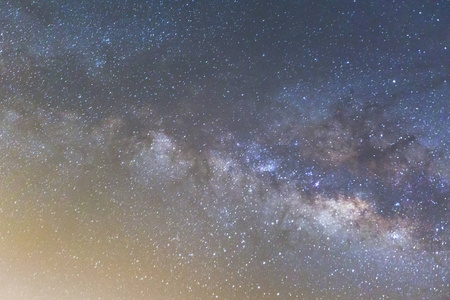 银河系和星空是从一架完整的摄像机拍摄的