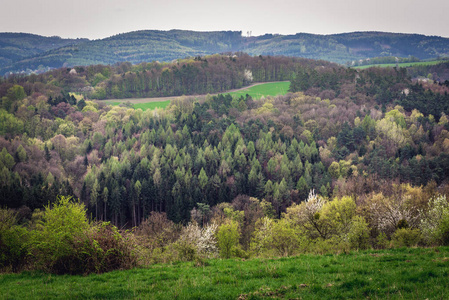 捷克共和国 Zlin 市附近丘陵的鸟瞰图