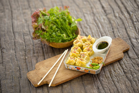中国传统食品点心蒸饺子图片